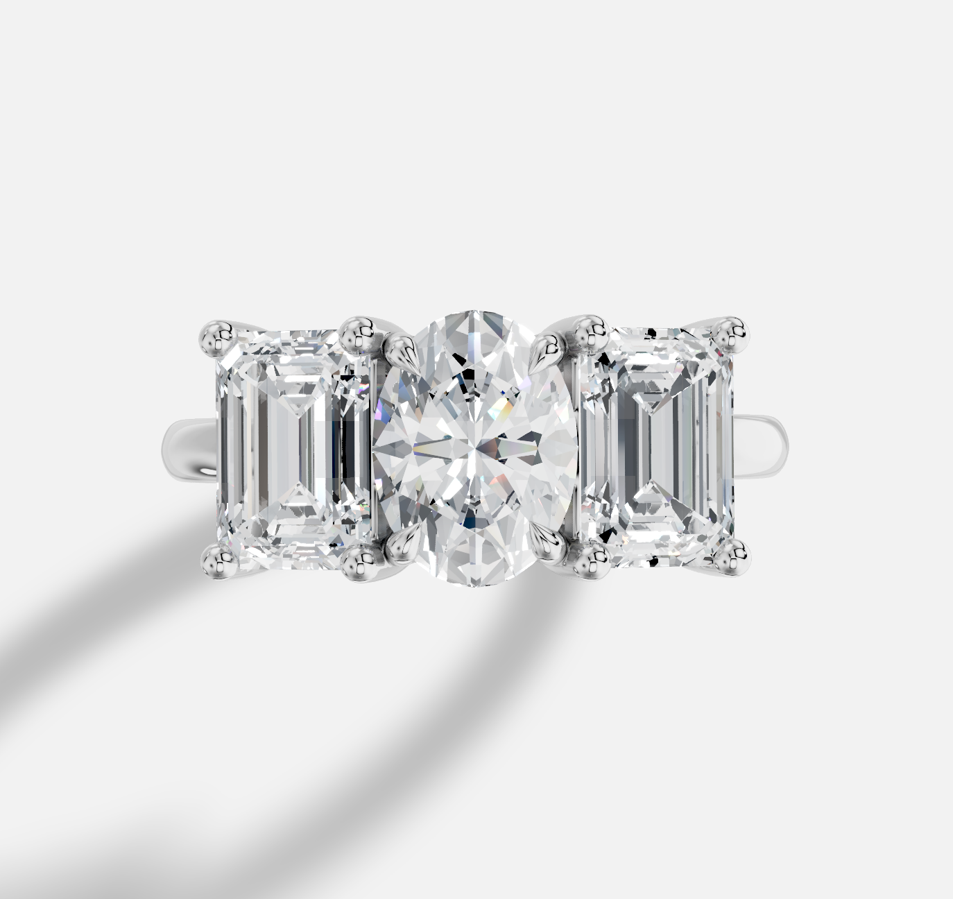 Oval Three Stone Diamond Ring in 18K White Gold - 图片 4