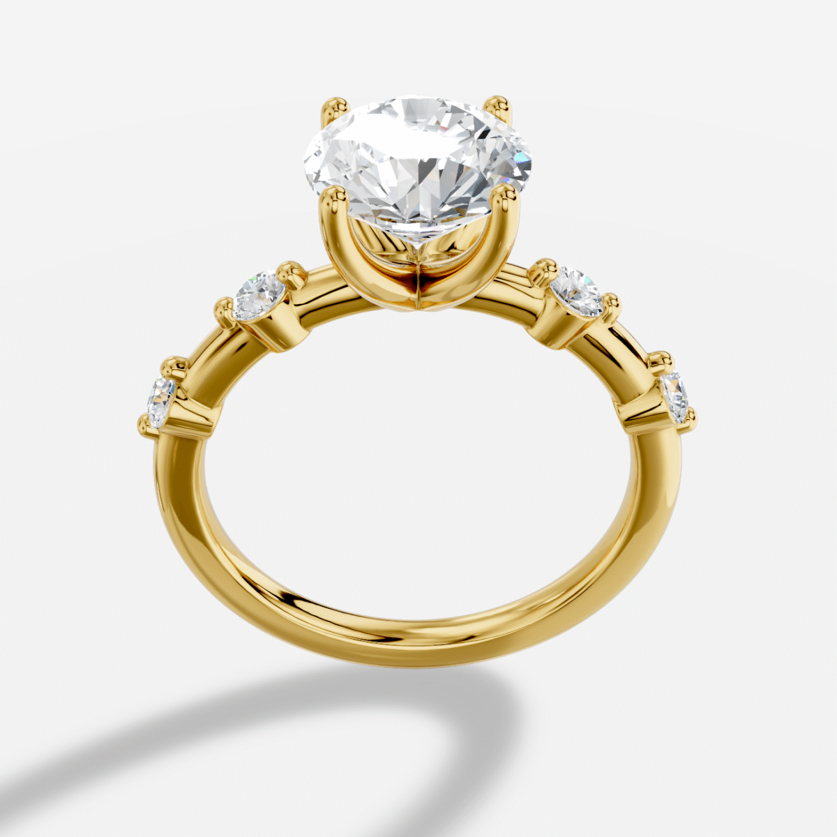 Round Diamond Ring in 18K Yellow Gold