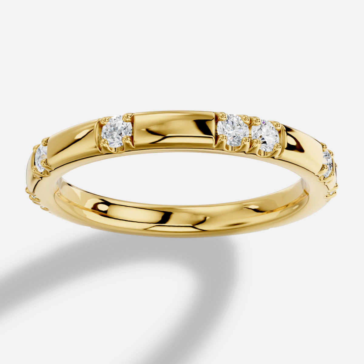 Round Diamond Ring in 18K Yellow Gold