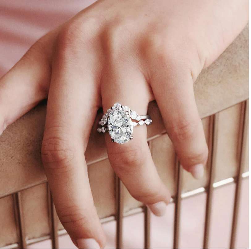 Oval Diamond Ring in 18K White Gold - 图片 2